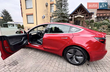 Седан Tesla Model 3 2020 в Львове
