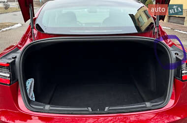 Седан Tesla Model 3 2020 в 