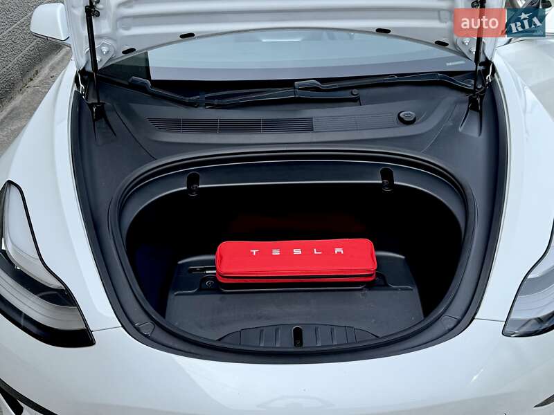Седан Tesla Model 3 2019 в Дніпрі