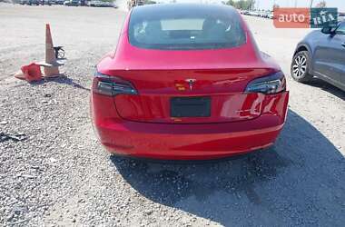 Седан Tesla Model 3 2022 в 
