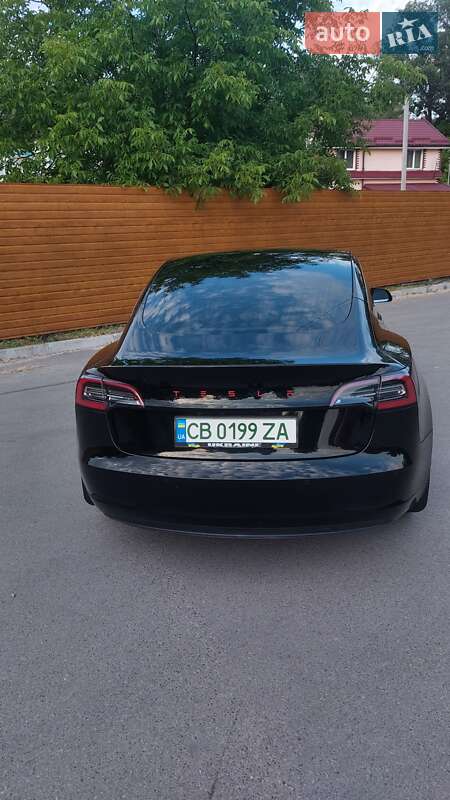 Седан Tesla Model 3 2019 в Чернигове