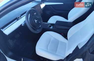 Седан Tesla Model 3 2021 в 