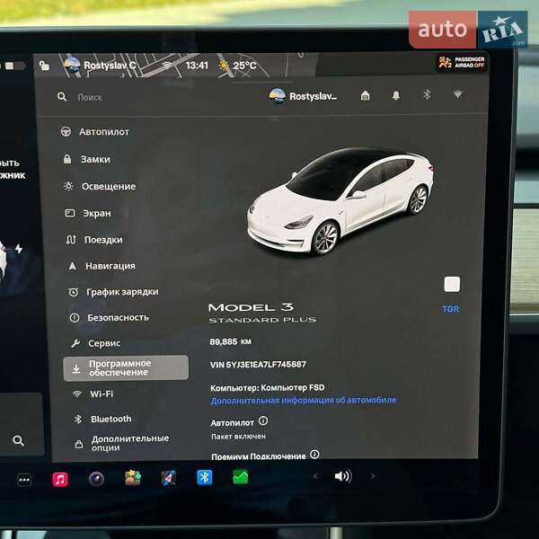 Седан Tesla Model 3 2020 в Винниках