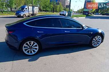 Седан Tesla Model 3 2020 в 