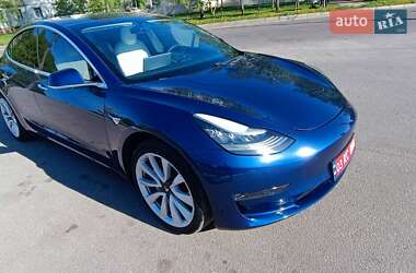 Седан Tesla Model 3 2020 в 