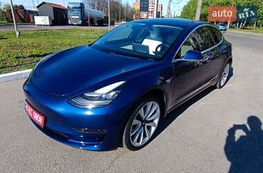 Седан Tesla Model 3 2020 в 