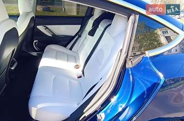 Седан Tesla Model 3 2020 в 