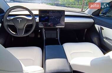 Седан Tesla Model 3 2020 в 