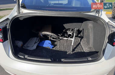 Седан Tesla Model 3 2020 в Боярке