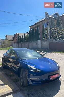 Седан Tesla Model 3 2023 в Львове
