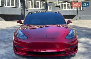 Седан Tesla Model 3 2022 в 