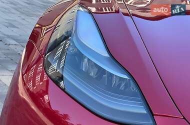 Седан Tesla Model 3 2022 в 