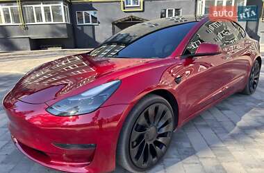 Седан Tesla Model 3 2022 в 