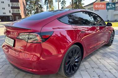 Седан Tesla Model 3 2022 в 