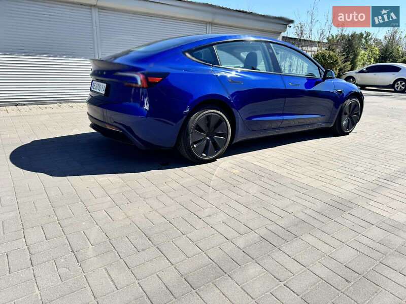 Седан Tesla Model 3 2023 в Днепре