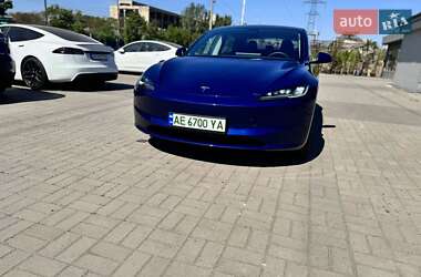 Седан Tesla Model 3 2023 в 