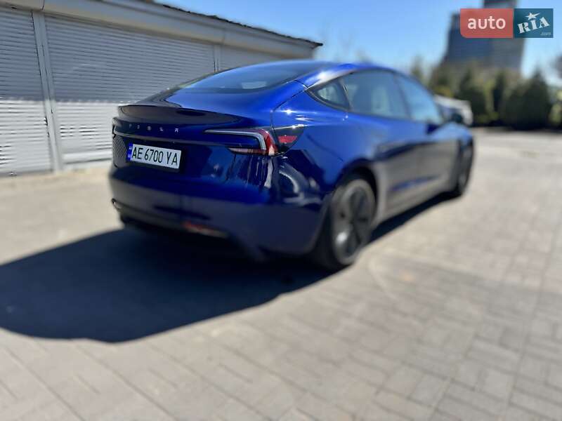 Седан Tesla Model 3 2023 в Днепре