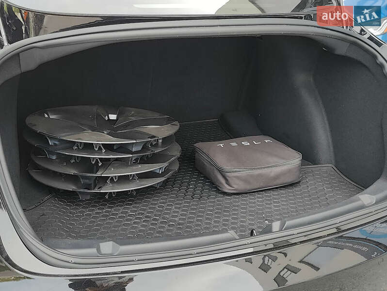 Седан Tesla Model 3 2019 в Киеве фото 25 Седан Tesla Model 3 2019 в Киеве