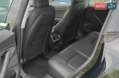 Седан Tesla Model 3 2019 в 