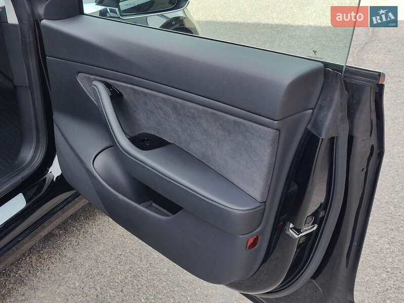 Седан Tesla Model 3 2019 в Киеве фото 20 Седан Tesla Model 3 2019 в Киеве