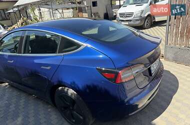 Седан Tesla Model 3 2020 в Чернівцях