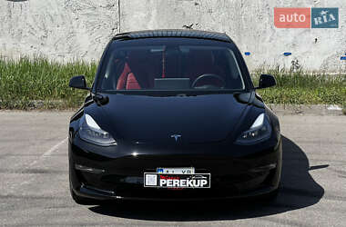 Седан Tesla Model 3 2021 в 