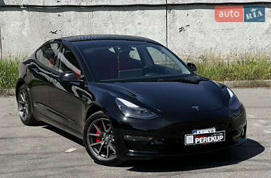 Седан Tesla Model 3 2021 в 