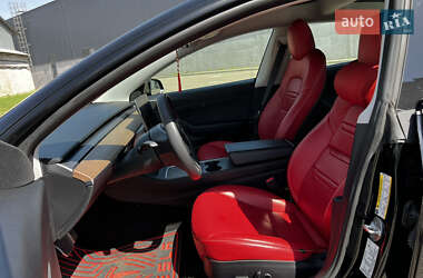 Седан Tesla Model 3 2021 в 