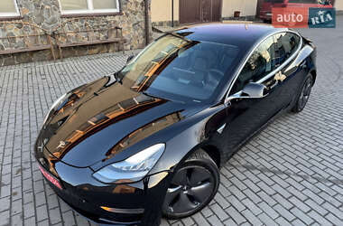 Седан Tesla Model 3 2019 в 