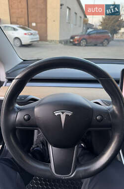 Седан Tesla Model 3 2019 в 