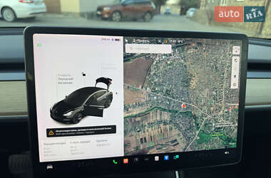 Седан Tesla Model 3 2019 в 