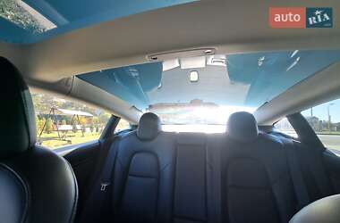 Седан Tesla Model 3 2020 в 