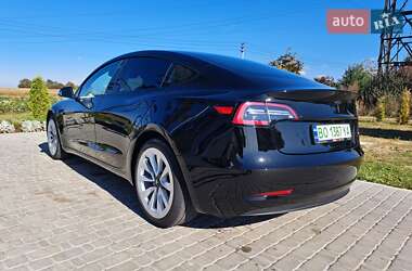 Седан Tesla Model 3 2020 в 
