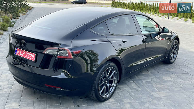 Седан Tesla Model 3 2022 в Луцьку