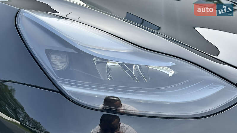 Седан Tesla Model 3 2022 в Луцьку