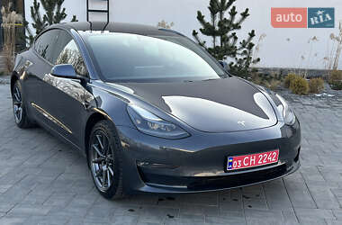Седан Tesla Model 3 2021 в 