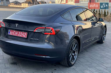 Седан Tesla Model 3 2021 в 