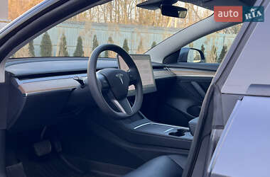 Седан Tesla Model 3 2021 в 
