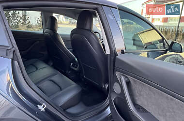 Седан Tesla Model 3 2021 в 