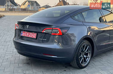 Седан Tesla Model 3 2021 в 