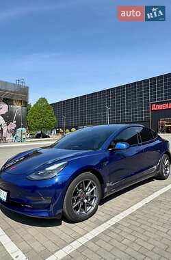 Седан Tesla Model 3 2023 в Луцке