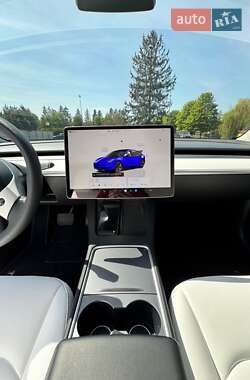 Седан Tesla Model 3 2023 в Луцке