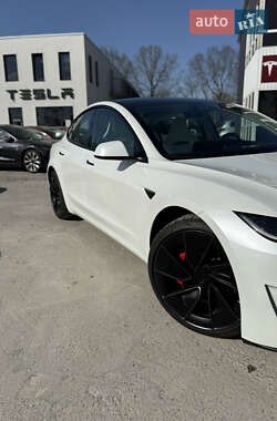 Седан Tesla Model 3 2024 в 