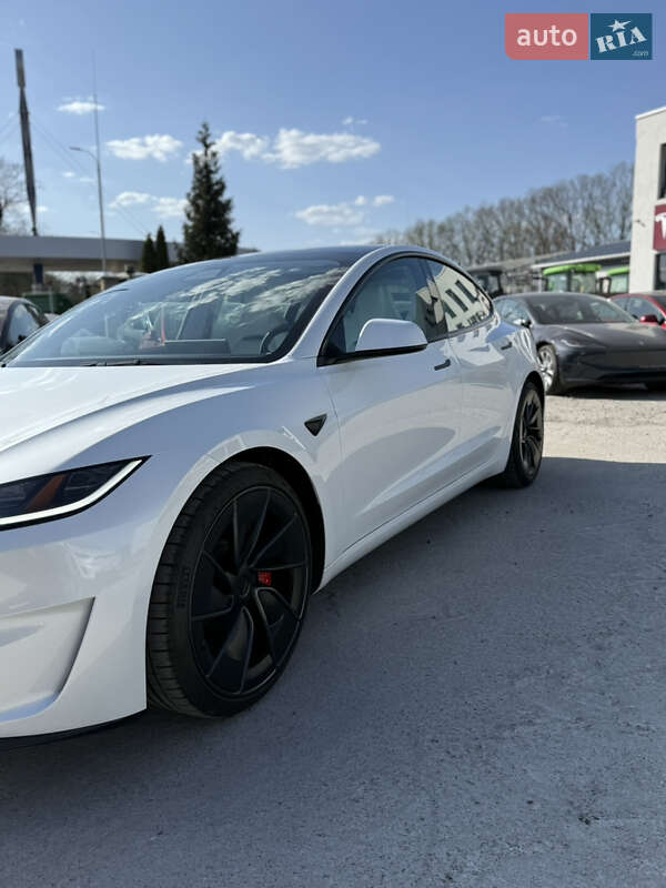 Седан Tesla Model 3 2024 в Виннице