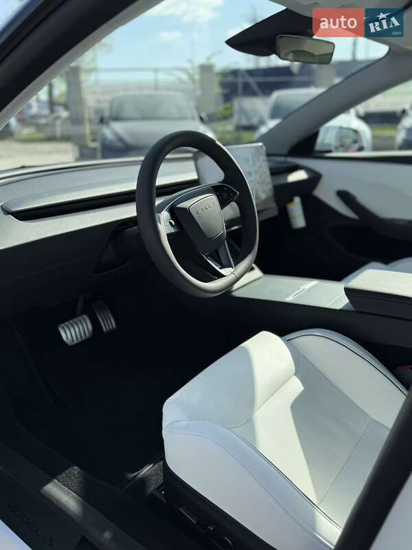 Седан Tesla Model 3 2024 в Виннице