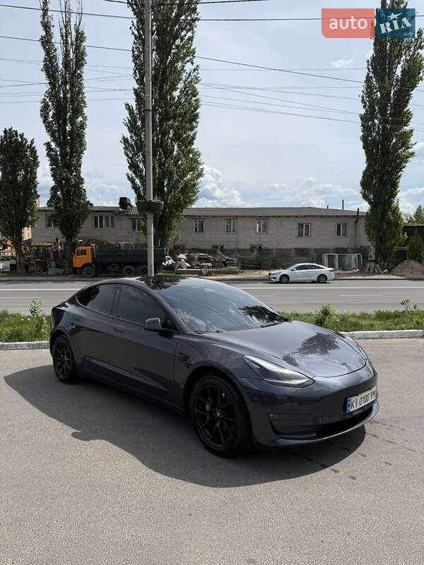 Седан Tesla Model 3 2022 в Вишгороді