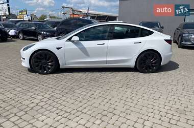Седан Tesla Model 3 2021 в 