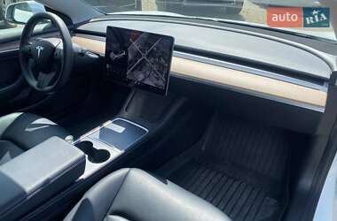 Седан Tesla Model 3 2021 в 