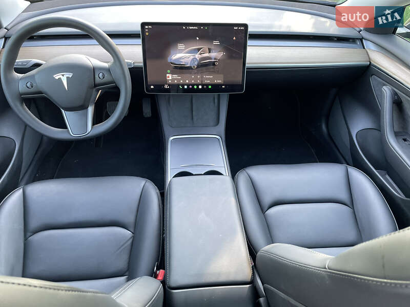 Седан Tesla Model 3 2022 в Тернополі