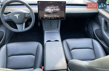 Седан Tesla Model 3 2022 в 